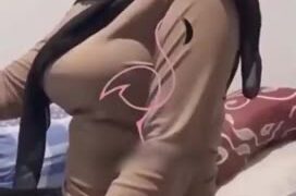Top Video Abg Viral Terbaru cewek hijab yang menikmati ulekan dari posisi atas New Trending Top 2025 Global